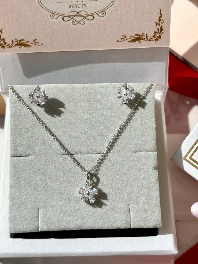 純銀鋯石花花頸鏈及耳環套裝