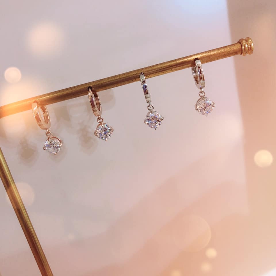 <transcy>Crystal Drop Hoop Earring</transcy>