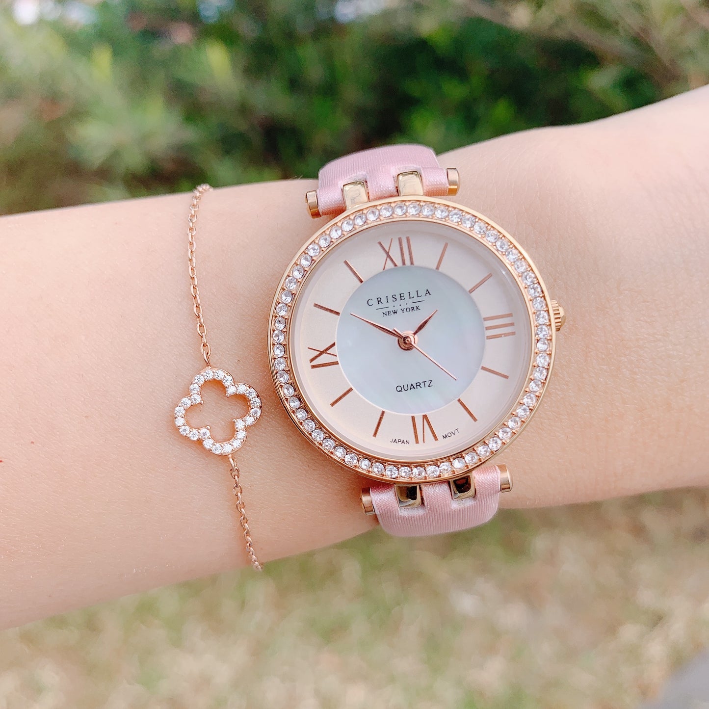 優雅鋯石緞面錶帶石英手錶