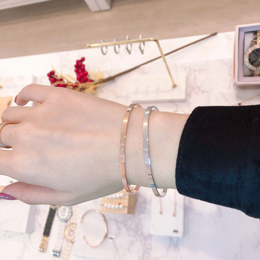 “LOVE” 純銀簡約手鐲