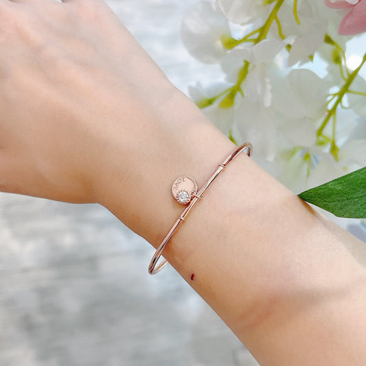 99元加購首飾 “LOVE”鋯石吊飾銀手鐲