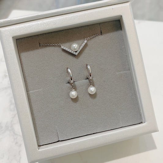 V 型配珍珠項鍊配珍珠吊環耳環套裝