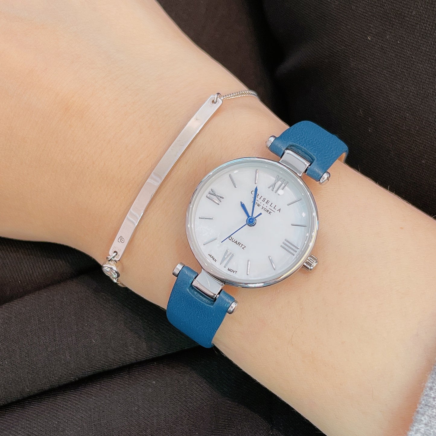 <transcy>Minimalist Leather Watch with Silver Plate Bezel Crystal Bracelet Set</transcy>