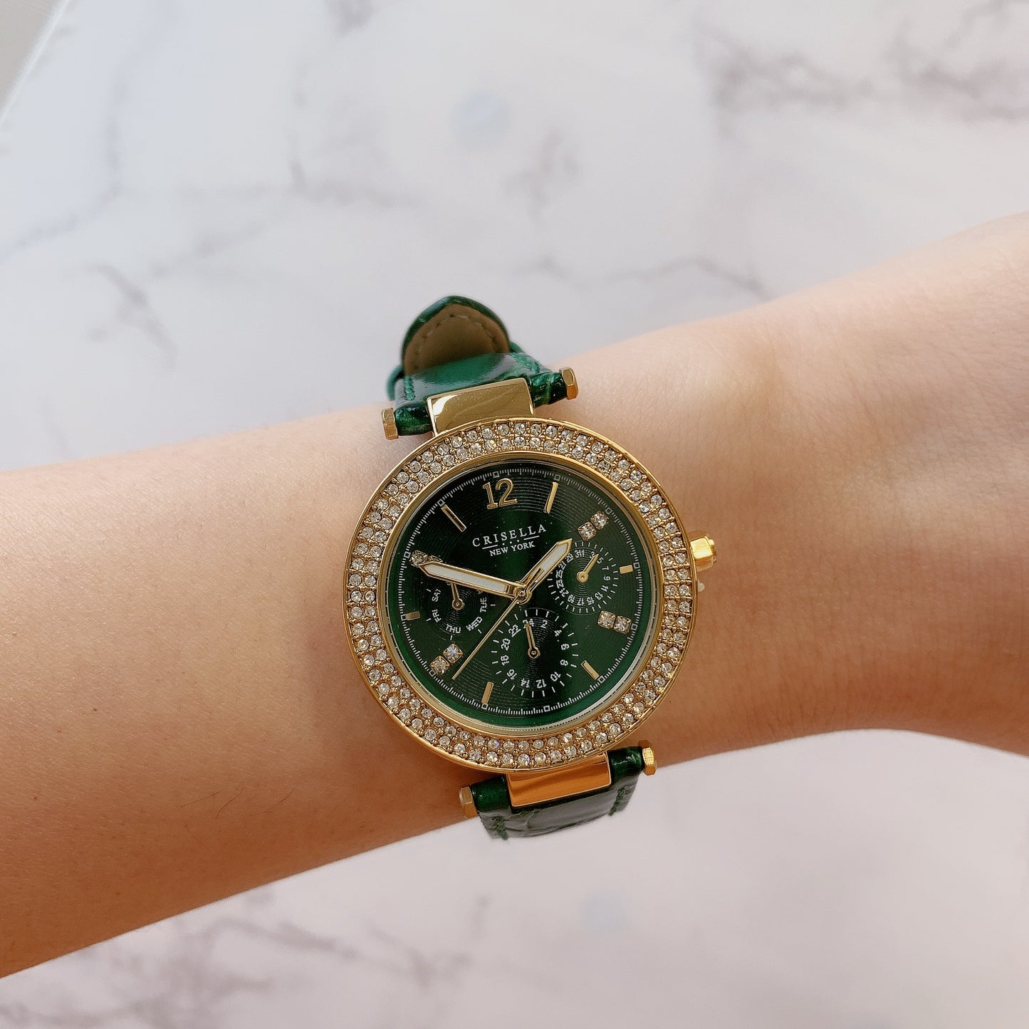 Shimmering Zircon Strap Quartz Watch